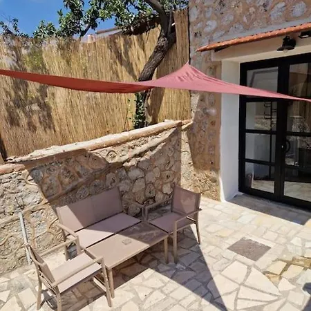 Appartamento Cisterna - Loft Con Giardino *