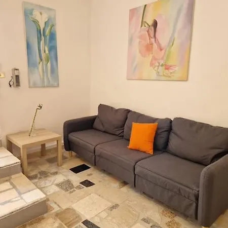 Cisterna - Loft Con Giardino Apartmán